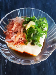 生姜.おかか.大葉をのせた冷奴☆-レシピのメイン写真