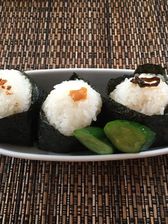 鮭のふりかけ 三種おにぎり-レシピのメイン写真