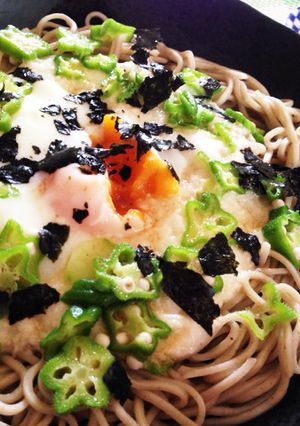 夏ランチ！ネバネバオクラ温玉冷やしそば-レシピのメイン写真