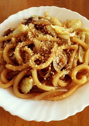 玉ねぎ・キャベツいっぱい☆簡単焼きうどん-レシピのメイン写真