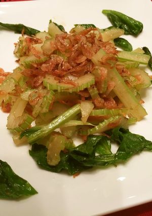 セロリと干しエビのバターソテー-レシピのメイン写真