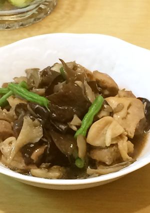鶏肉とキクラゲ、舞茸の炒め煮-レシピのメイン写真