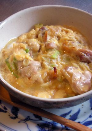 夏のスタミナ飯グリルチキンで格上げ親子丼-レシピのメイン写真