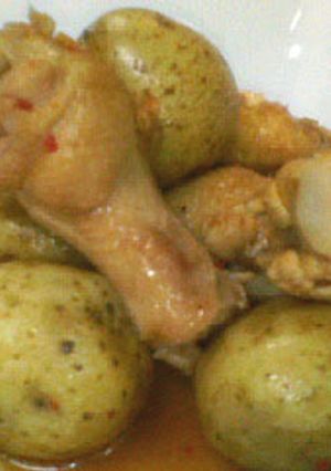 新じゃが小芋と鶏肉のピリカラ煮♪-レシピのメイン写真