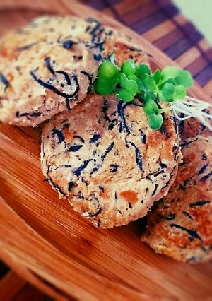 お肉０!!レンジでひじきのお豆麩バーグ-レシピのメイン写真