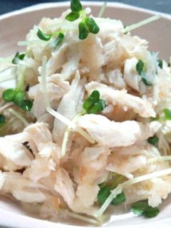 お手軽!ささみと貝割れの梅肉みぞれ和え-レシピのメイン写真