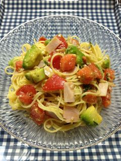 簡単☆トマト♡アボカド♡ハムの冷製パスタ-レシピのメイン写真
