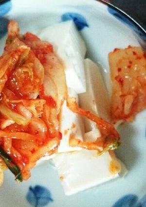 超簡単１品おつまみ豆腐にキムチ乗せるだけ-レシピのメイン写真