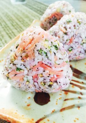 最強寿司飯で簡単お好みおにぎり♡-レシピのメイン写真