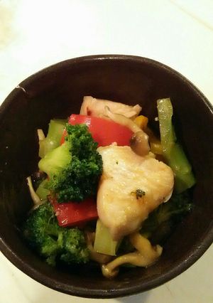 ブロッコリーと鶏肉のオイマヨ炒め-レシピのメイン写真