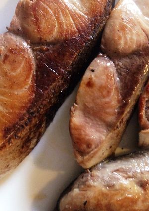 バーナーで炭火焼き風。ハマチのステーキ-レシピのメイン写真