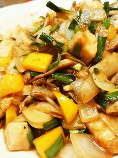 アレンジ効くぞ!鶏肉とサイコロ野菜炒め-レシピのメイン写真