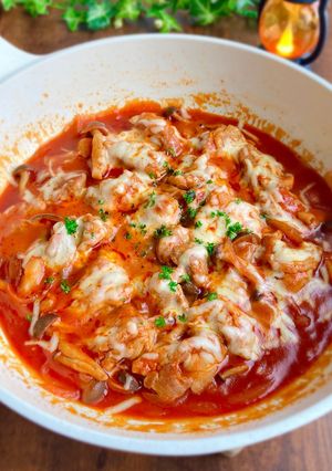 トマトジュースで鶏ももときのこのチーズ煮-レシピのメイン写真