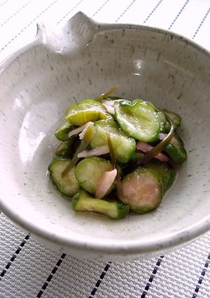梅酢で、きゅうりと新生姜のパリパリ漬け。-レシピのメイン写真