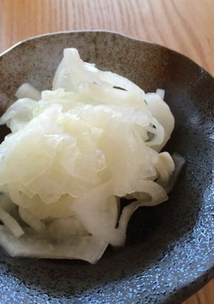 色々使える☆お酢だけで漬ける酢玉ねぎ-レシピのメイン写真