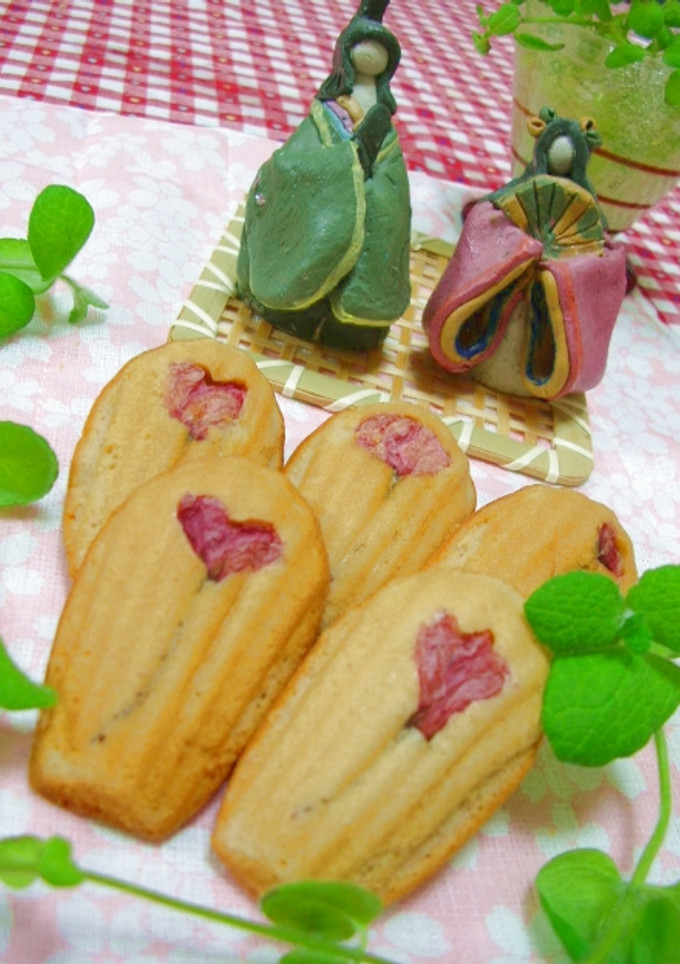 桜のいちごミルク・マドレーヌ-レシピのメイン写真