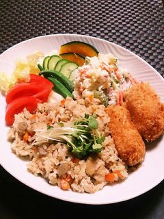 ほんのり和風な炊飯器鶏ごぼうピラフ-レシピのメイン写真