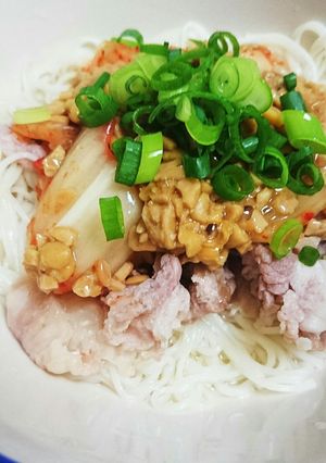 簡単5分♪豚キム納豆のぶっかけそうめん-レシピのメイン写真