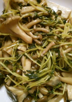 簡単 早い! 豆苗と きのこの 炒め物♪-レシピのメイン写真