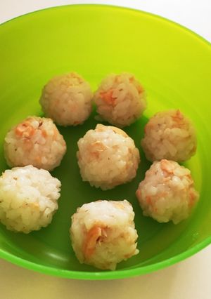 離乳食☆鮭おにぎり☆後期-レシピのメイン写真