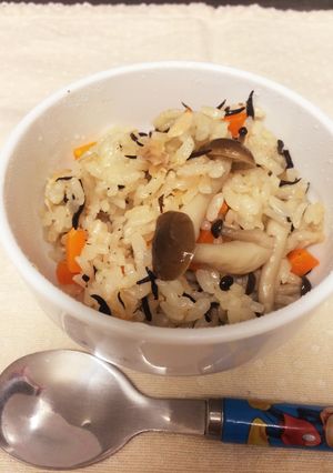 離乳食完了期の栄養満点炊き込みご飯♪-レシピのメイン写真