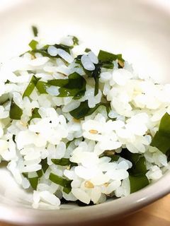 なにこれ簡単!即席わかめご飯♪-レシピのメイン写真