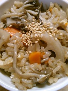 簡単! 根菜と きのこの 炊き込みご飯♪-レシピのメイン写真