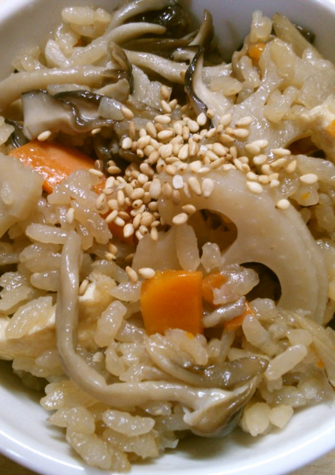 簡単！　根菜と　きのこの　炊き込みご飯♪-レシピのメイン写真