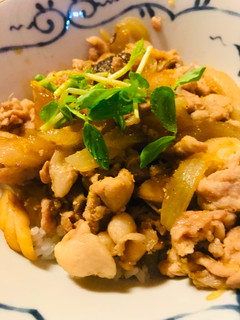 豚こまぎれ肉&キノコの生姜焼き丼-レシピのメイン写真