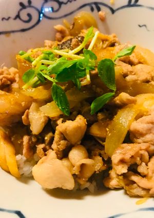 豚こまぎれ肉＆キノコの生姜焼き丼-レシピのメイン写真