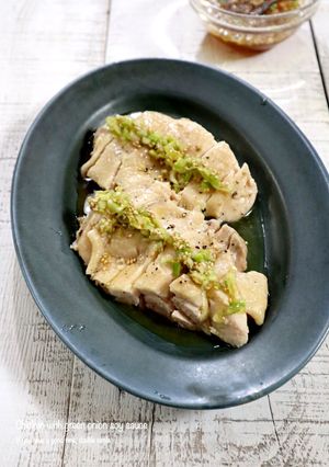 レンジで簡単！蒸し鶏のレモンねぎ醤油かけ-レシピのメイン写真