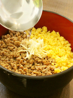 出汁をかけて激ウマ♡そぼろの出汁丼-レシピのメイン写真