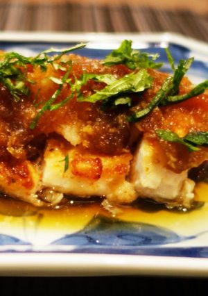簡単 鶏肉ソテー♪玉ねぎ・にんにくソース-レシピのメイン写真