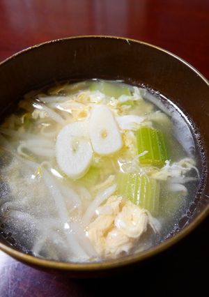 セロリと発芽ニンニクのスープ-レシピのメイン写真