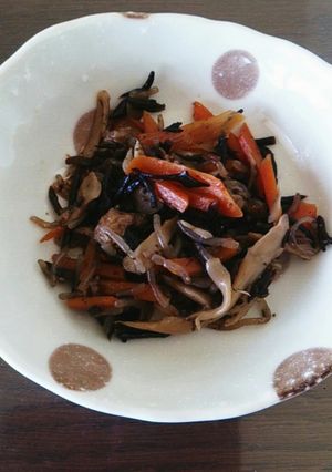 切って！炒めて！煮るだけ！ひじきの煮物-レシピのメイン写真