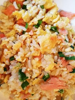 残った鮭で鮭チャーハン-レシピのメイン写真