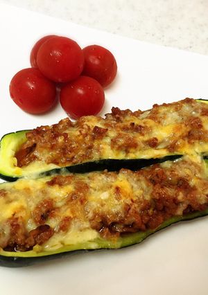 ☼ズッキーニボートのひき肉詰めチーズ焼き-レシピのメイン写真