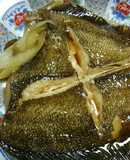 簡単冷凍カレイの照り照り煮付け