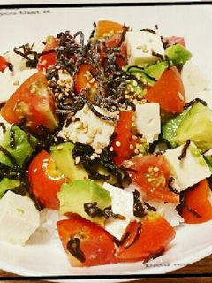 簡単♪アボカドトマト豆腐丼☆塩昆布あえ-レシピのメイン写真