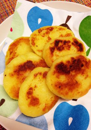 クリームチーズinじゃがいもイモモチ☆-レシピのメイン写真