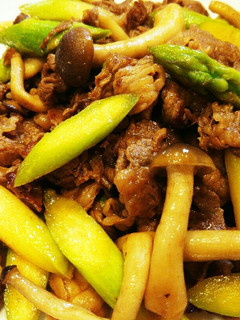 簡単!牛肉とアスパラのオイカレー炒め-レシピのメイン写真