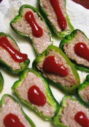 ☆ﾋﾟｰﾏﾝの肉詰め-レシピのメイン写真