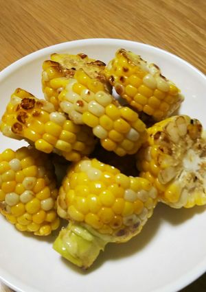 焼きコーンバター＊食べやすい切り方-レシピのメイン写真
