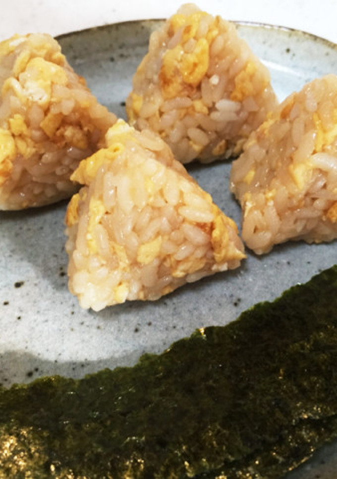 余ったうなぎのタレと炒り卵のおにぎり-レシピのメイン写真