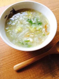 余ったご飯で♪白菜とレタスの味噌お粥-レシピのメイン写真