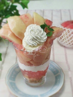 まるごと1個以上使った贅沢な☆桃パフェ☆-レシピのメイン写真