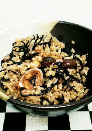 玄米ご飯【黒豆とひじき入り】-レシピのメイン写真