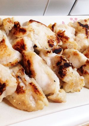 簡単！鶏胸肉のにんにく焼き♡-レシピのメイン写真