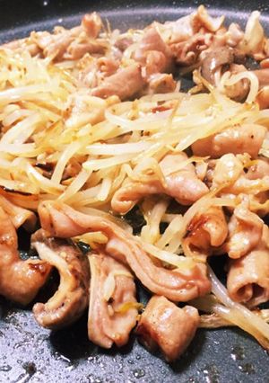 塩ホルモンともやしの塩味炒め-レシピのメイン写真