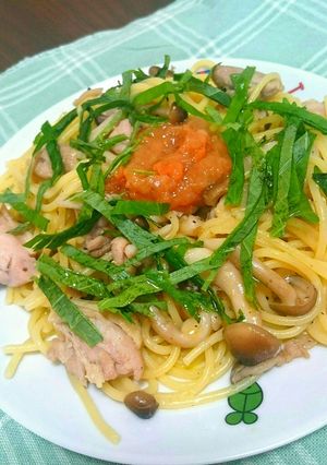 夏バテ防止に！チキンと梅と大葉のパスタ♪-レシピのメイン写真